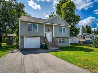 11 Waverly St, Rochester, NH 03867
