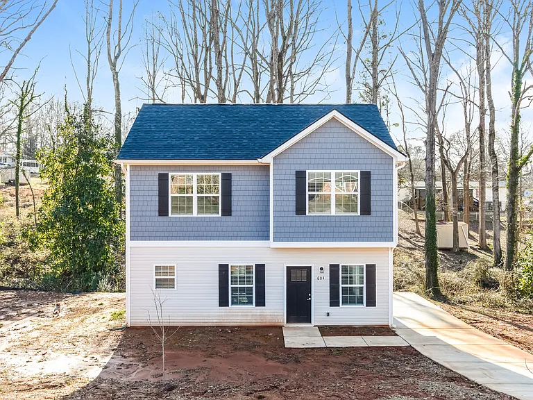 608 E Texas Ave — Photo 1