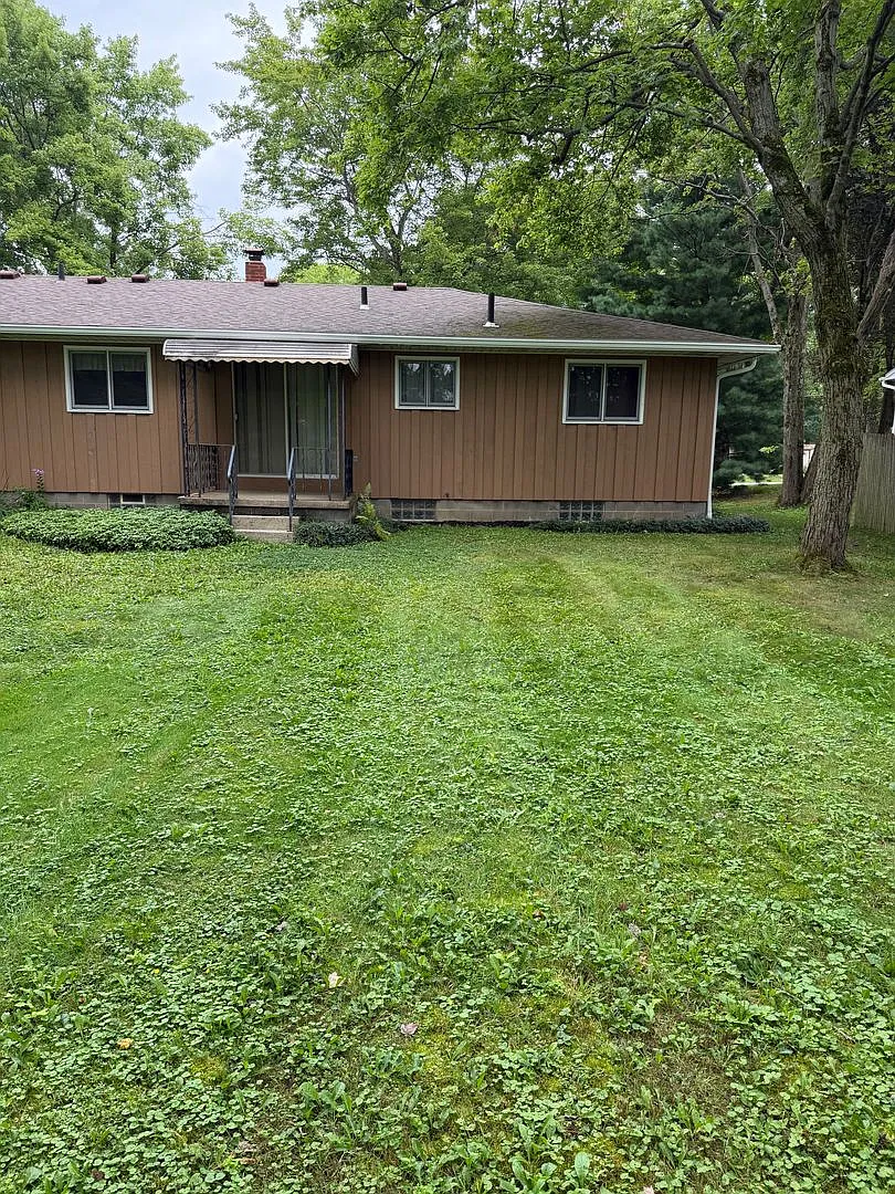 4748-4752 Sunnyside Dr — Photo 3