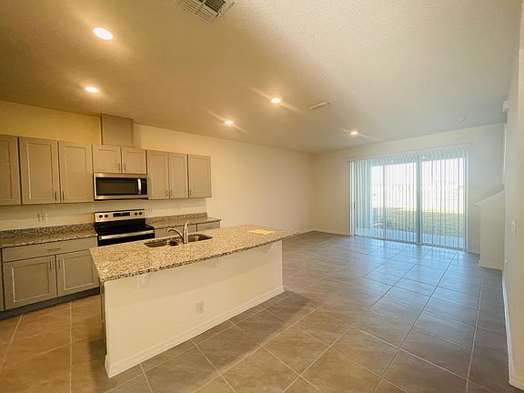 4th image of 1371 Isleta Loop