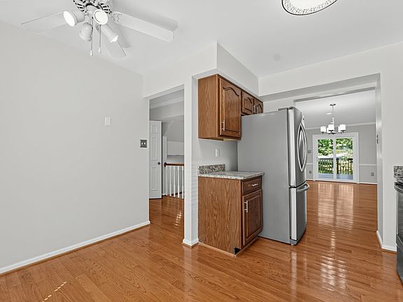 5th image of 8616 Tower Bridge Way