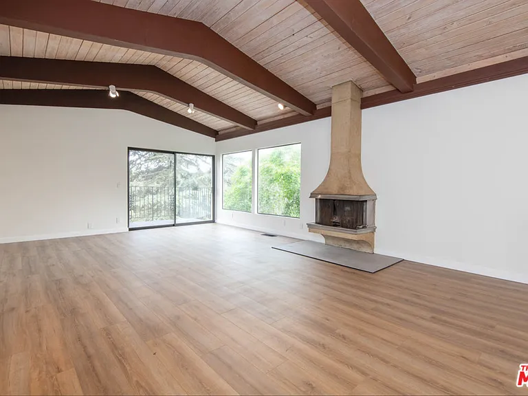 2819 Pacific View Trl — Photo 3