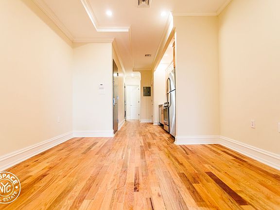 5th image of 251 Irving Ave APT 2L