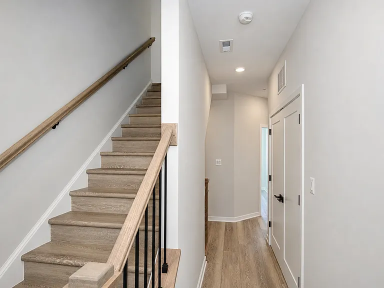 42126 Hazel Grove Ter — Photo 23
