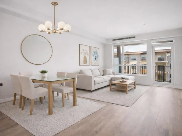 23200 Gilley Rd #330, Richmond, BC V6V 2L6