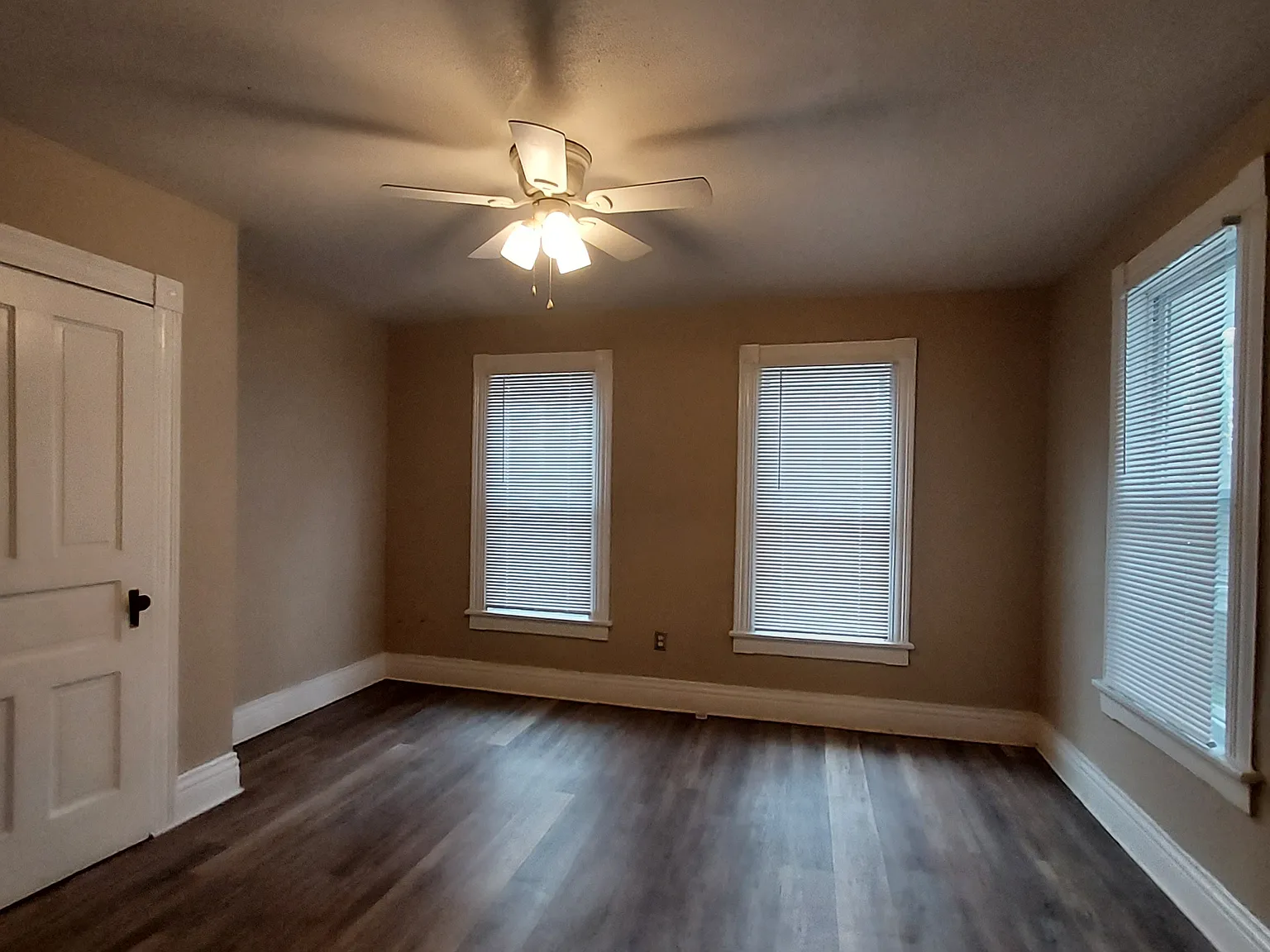 1 Bedroom, 1 Bath Apartment — Photo 2