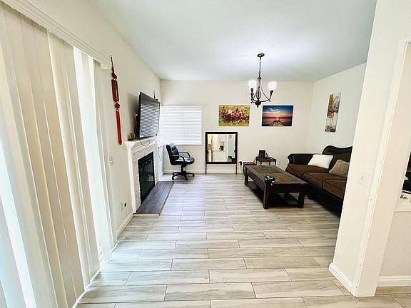 3rd image of 118 Tanglewood St