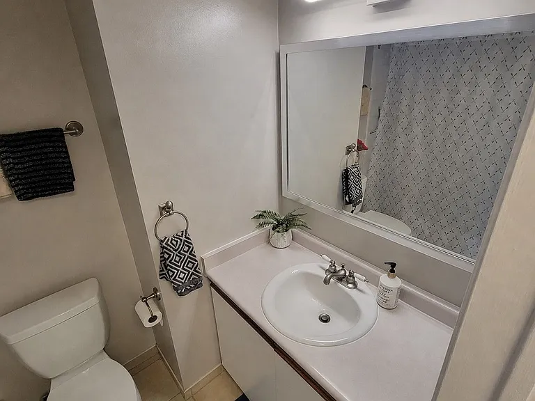 260 Brittany Dr #414 — Photo 12