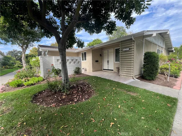 250 Calle Aragon Unit E, Laguna Woods, CA 92637