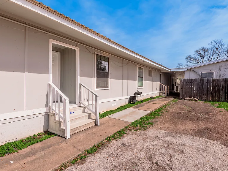 626 University Ave #G — Photo 21