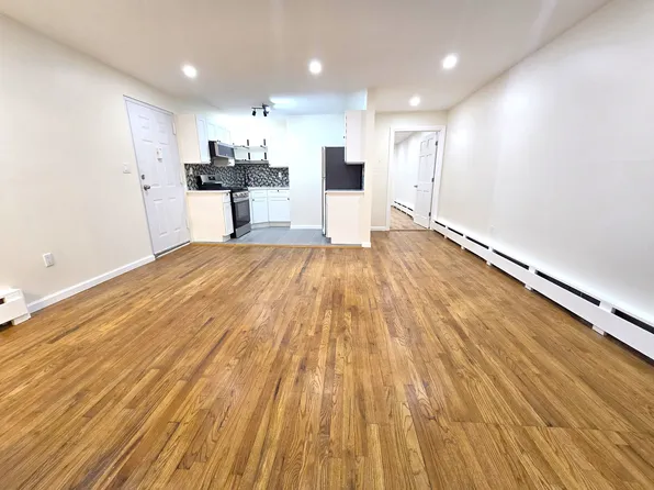 79-18 Astoria Boulevard image 6 of 19