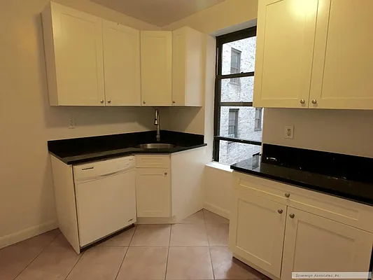 Rented by Sovereign Associates | media 30