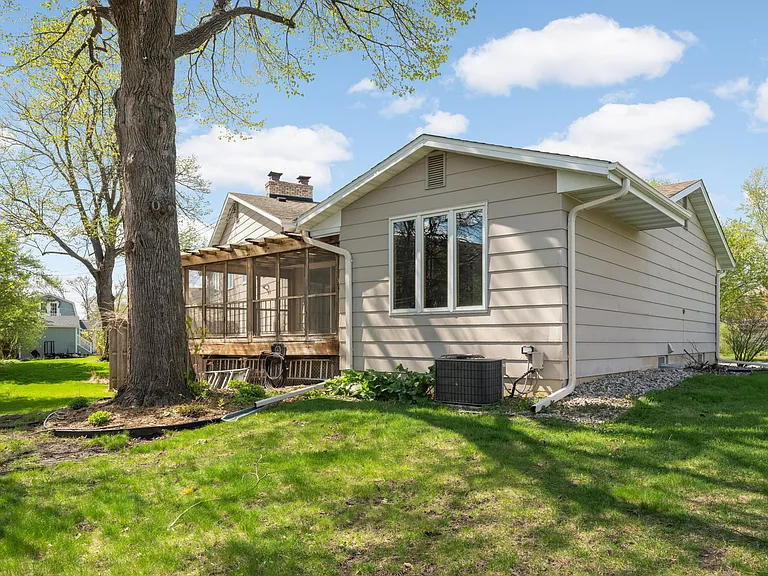 7410 Oaklawn Ave — Photo 34