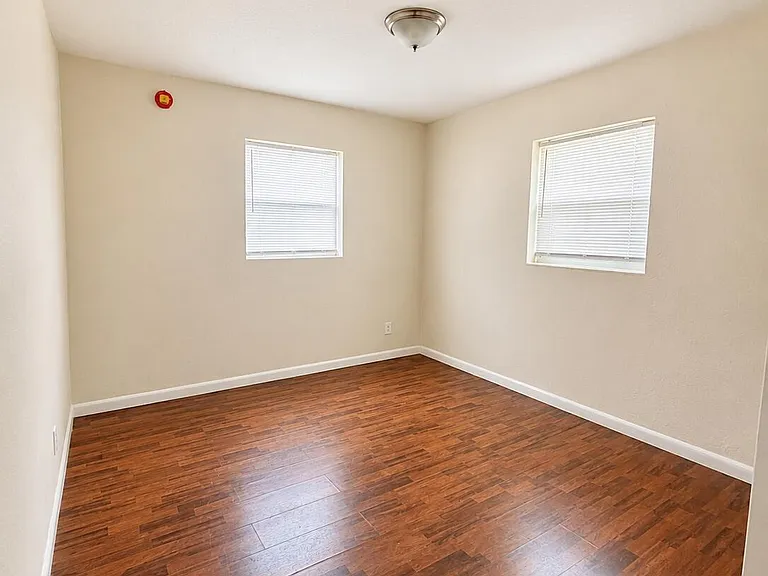 4285 SW 49th St — Photo 12