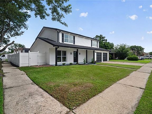 5th image of 3860 N Deerwood Dr