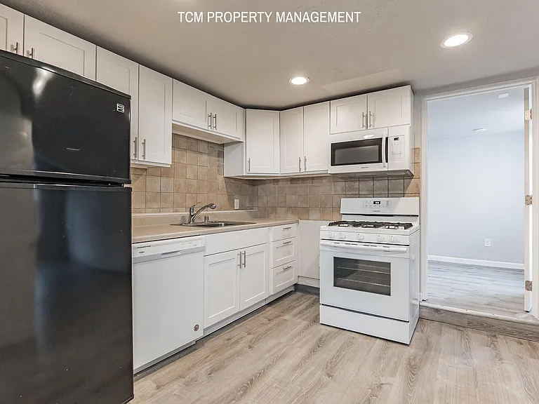2524 Chestnut St #5 — Photo 7
