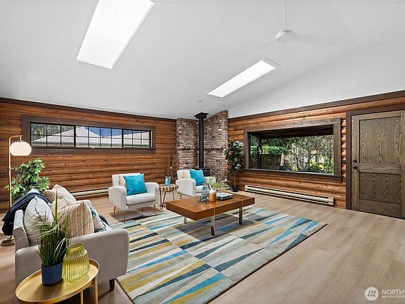 3rd image of 101 E Lake Forest Drive