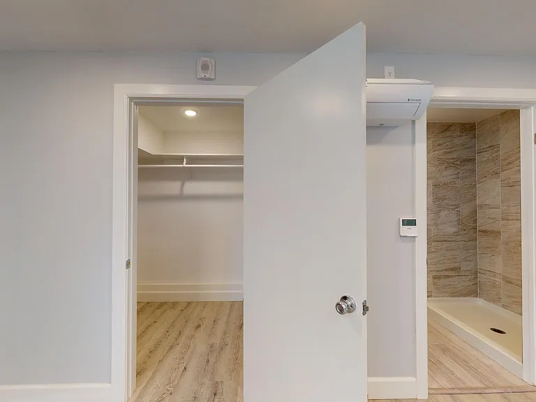 730 S Serrano Ave — Photo 35