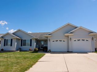 2323 Green Creek Rd, Cedar Falls, IA 50613