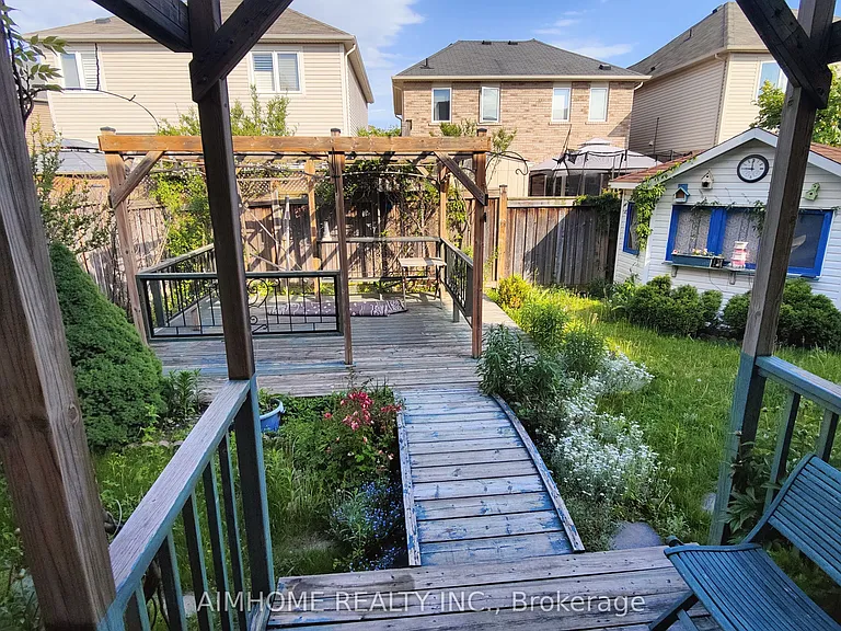 382 McJannett Ave — Photo 5