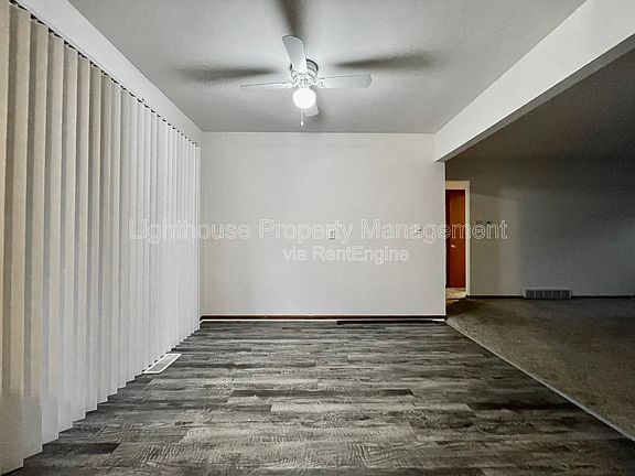 5th image of 1348 Carriage Hill Dr SE