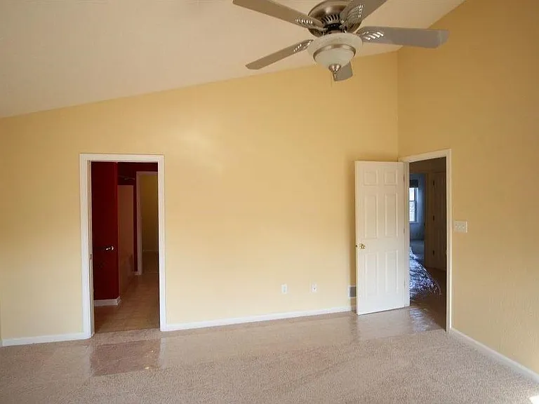 542 Sun Ridge Blvd — Photo 4