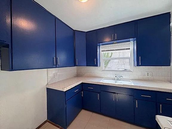 5th image of 1231 E 2nd St #1231