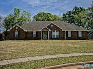 16992 Woodhaven Dr, Athens, AL 35613