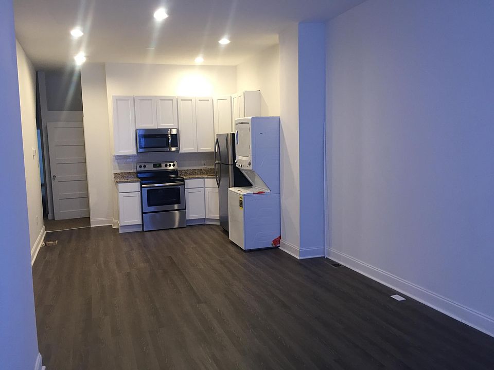 1st image of 5260 W Jefferson St #1