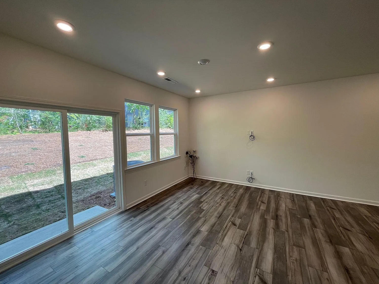 3 bed, 2.5 bath, 1332 sqft, $1,795 — Photo 4
