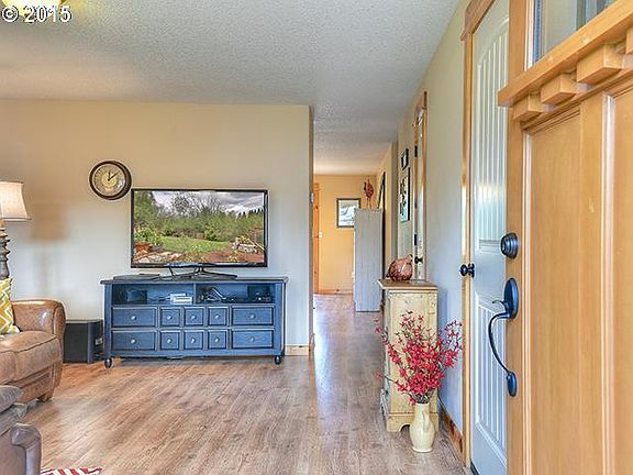 2nd image of 5816 NE 61st Ct