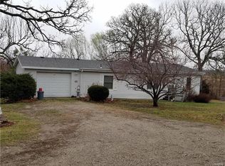 32306 Odessa Dr, Lebanon, MO 65536