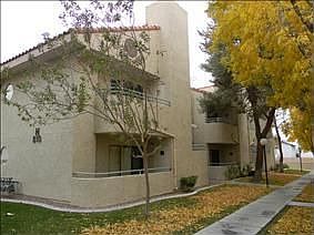 2nd image of 810 N Sloan Ln APT 204