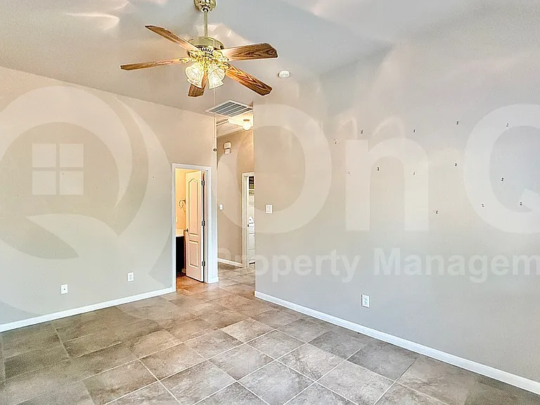 1621 Liberty Oaks Blvd — Photo 14
