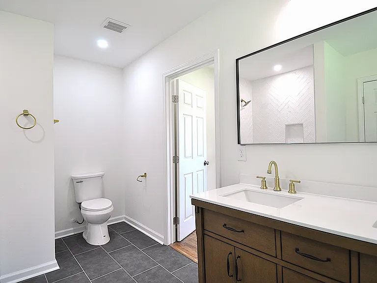 1742 Valencia Rd — Photo 6