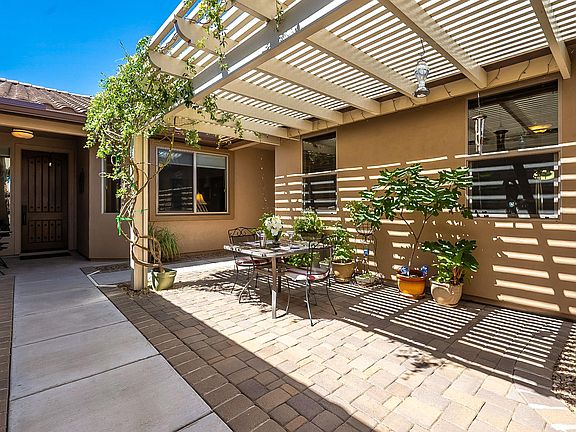 5th image of 2620 E Genevieve Way