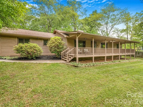 135 Scarlet Dr, Fletcher, NC 28732