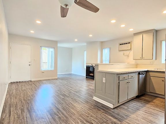 3rd image of 2815 Howard Ave APT 8