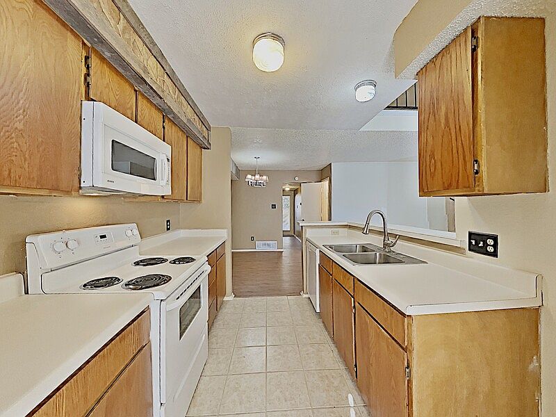 1st image of 123 Myers Dr