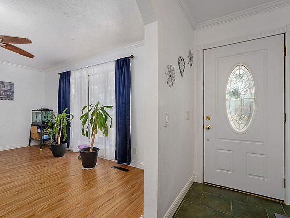 4th image of 410 Schulz Avenue