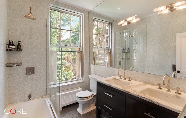 Rented by CORE | media 48