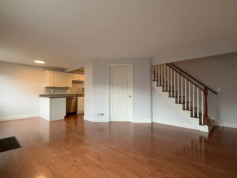 708 N L St #4 — Photo 1