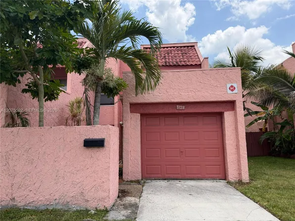 5728 NW 16th St #24, Lauderhill, FL 33313