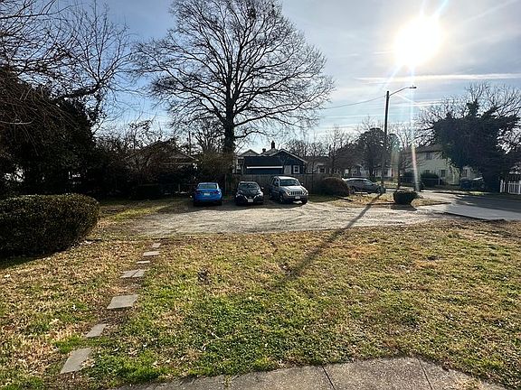2nd image of 3100 Tidewater Dr APT A