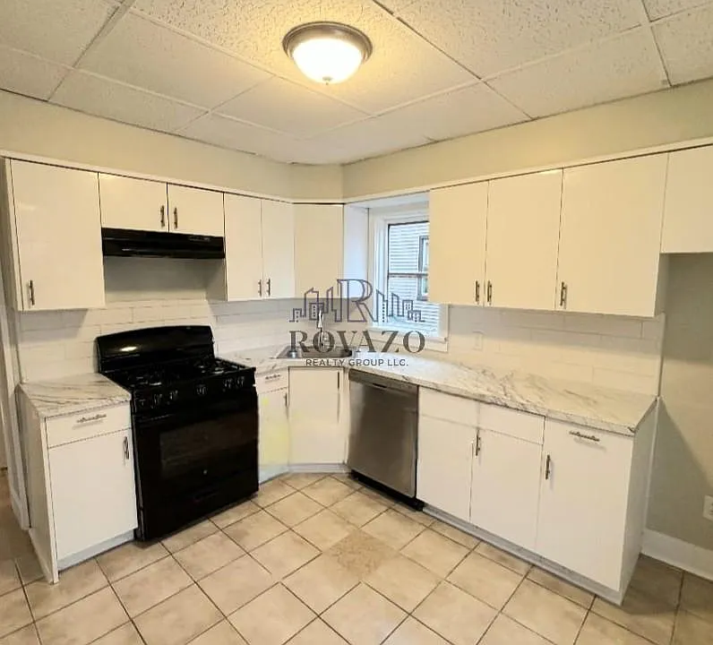 192-194 Shephard Ave #2