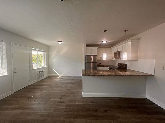 2nd image of 110 Antiquera Ave #5