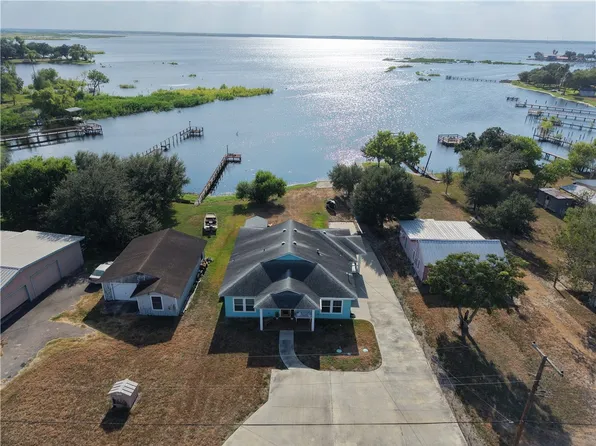 115 Sunny Ln, Mathis, TX 78368