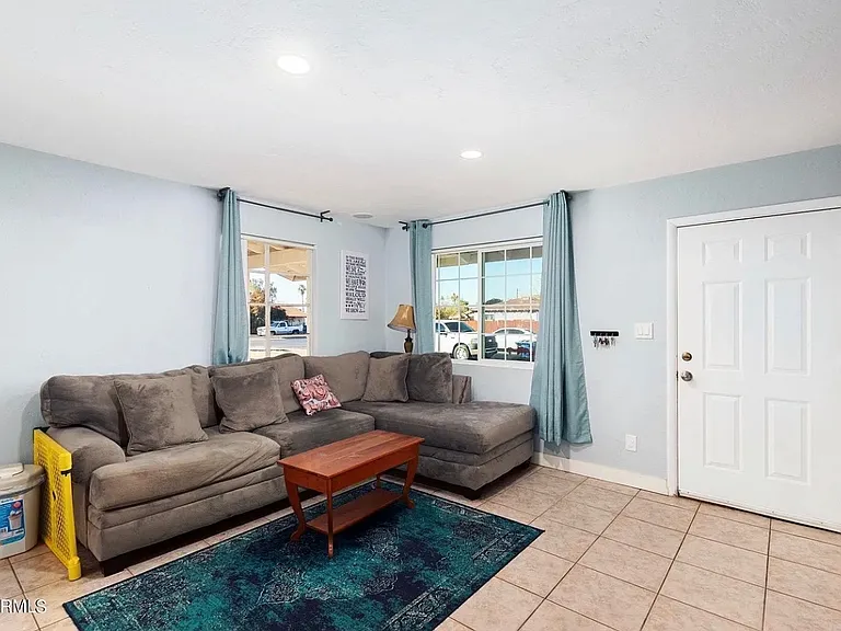 2711 W Carson Dr — Photo 21
