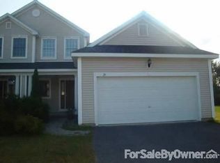 29 Rockrose Dr, East Greenbush, NY 12061