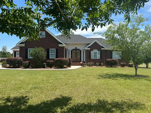 699 Twin Lakes Dr, Broxton, GA 31519